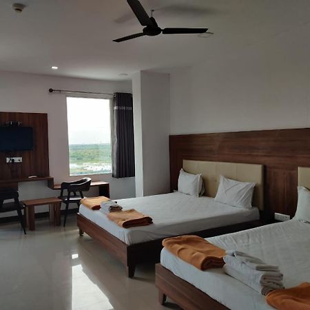 Vadpadraka Hotel And Resort Vadodara Exterior foto